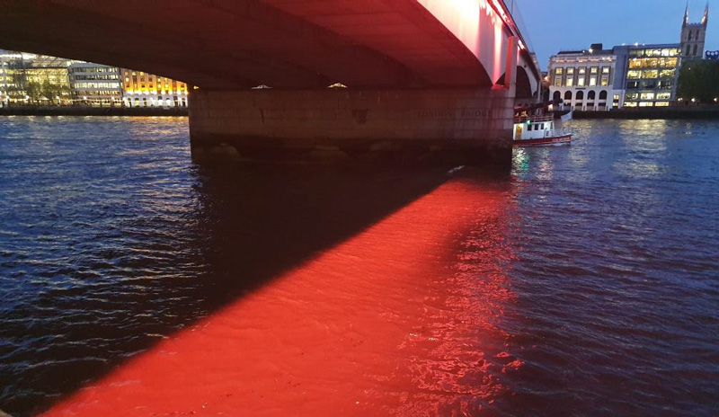 New-light-on-London-bridge-without-bespoke-sheild-designs.jpg